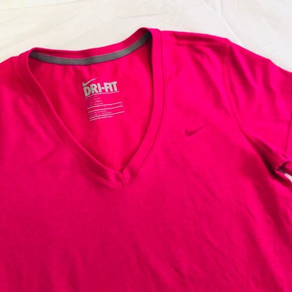 NIKE Dri Fit Tee NWOT - Picture 4 of 5
